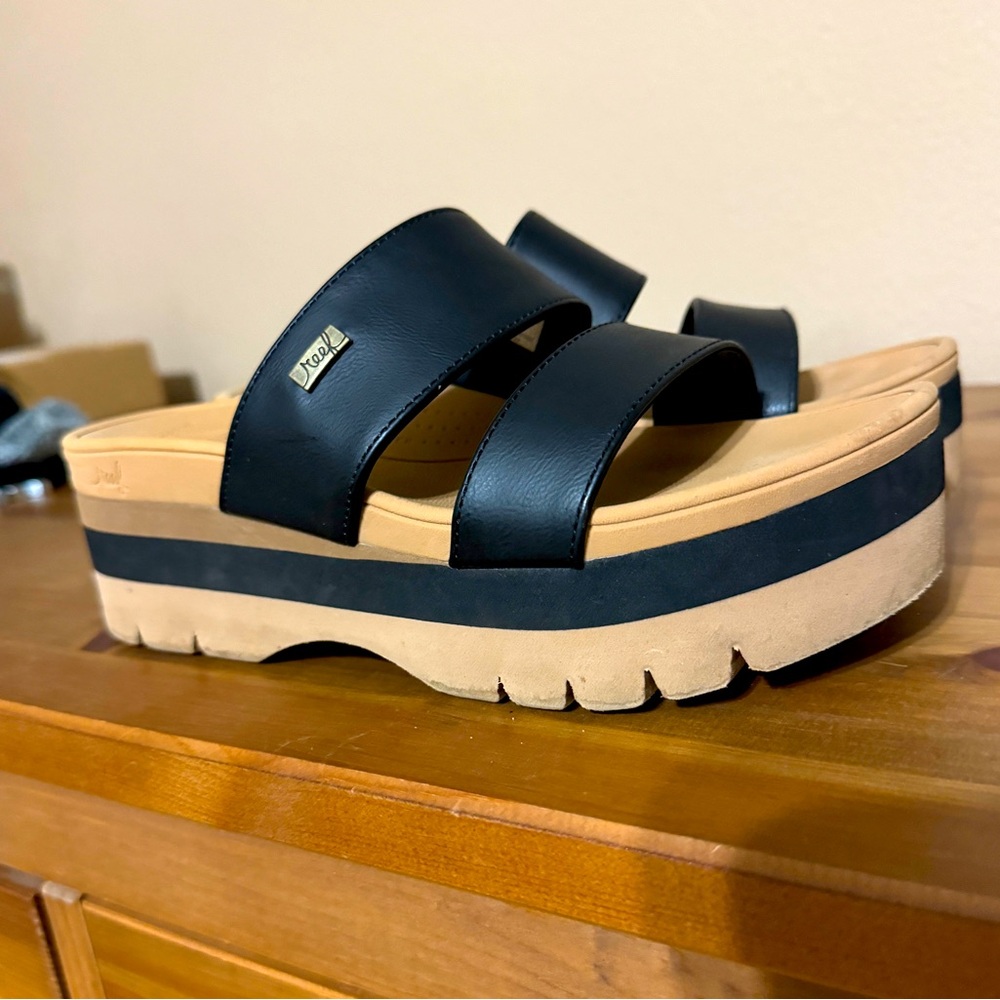 Reef Black and Tan Women's Sandals